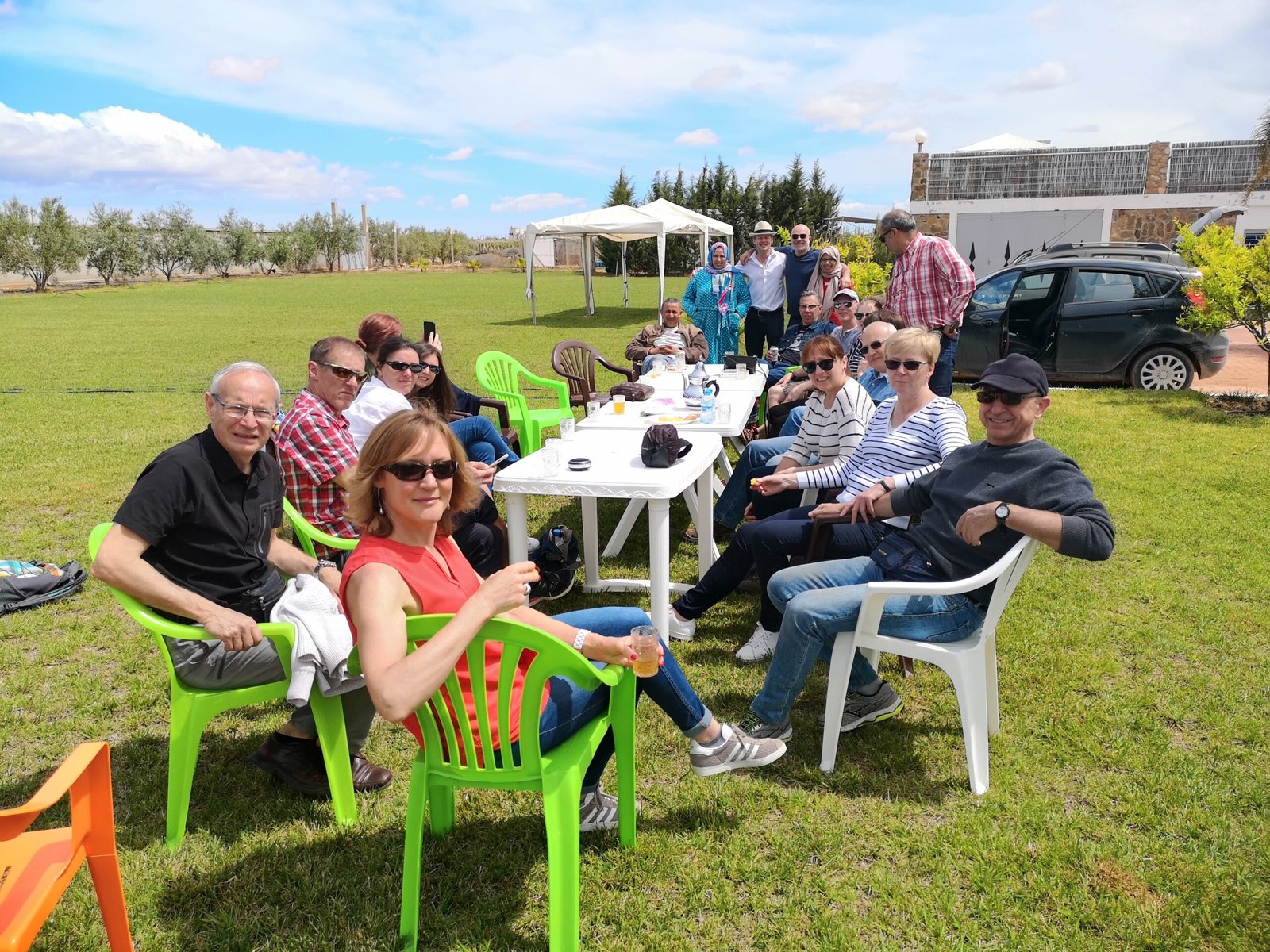Thé de l'après-midi dans le jardin